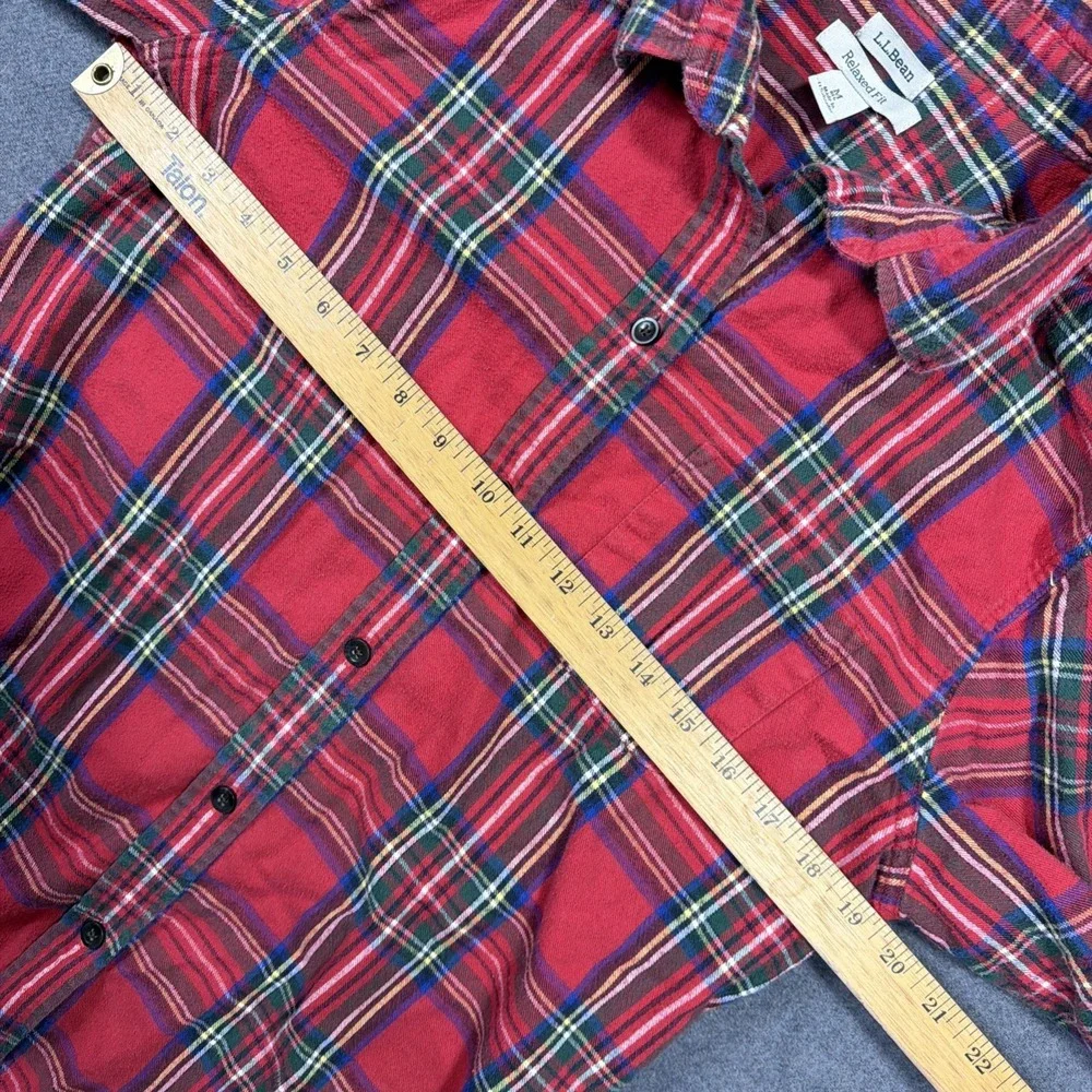 L.L. Bean Womens Med Plaid Flannel Shirt Relaxed Fit Cabincore Outdoor Button Up - Picture 4 of 7